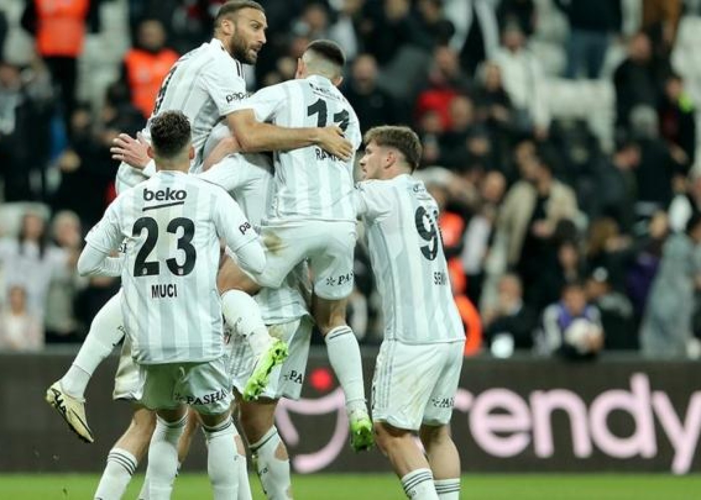 "Beşiktaş" 5 qollu oyunda belə qələbə qazandı - VİDEO