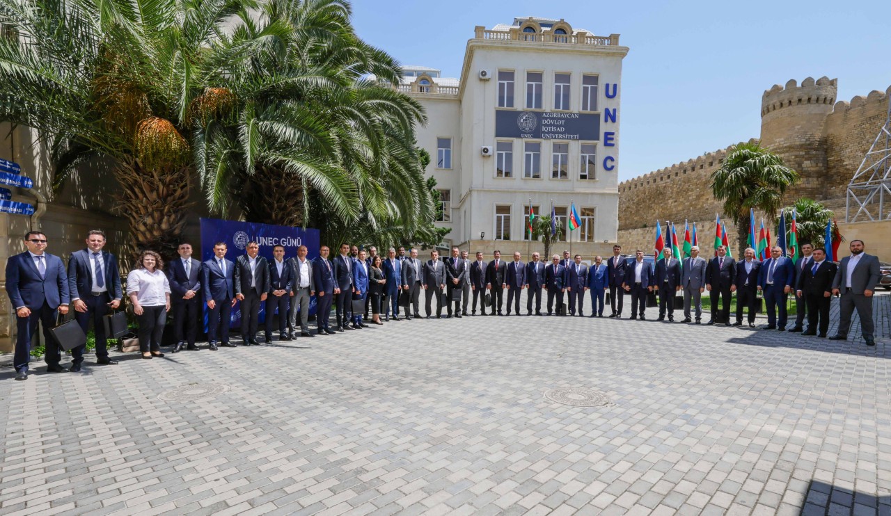 UNEC-də “Məzun platforması”nın təqdimatı oldu - FOTOLAR