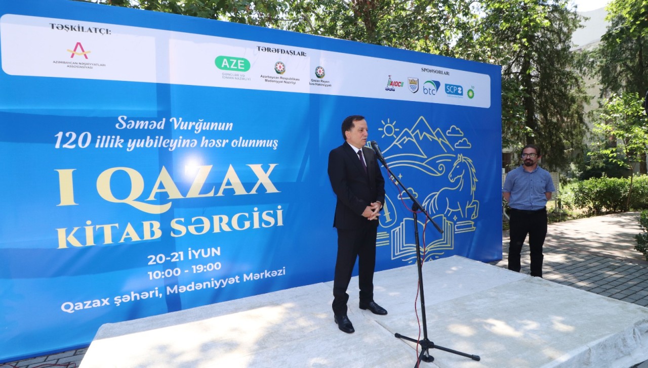 Birinci Qazax Kitab Sərgisi keçirildi - FOTOLAR