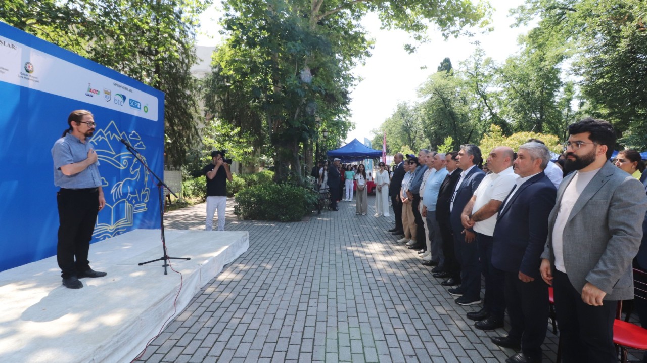 Birinci Qazax Kitab Sərgisi keçirildi - FOTOLAR