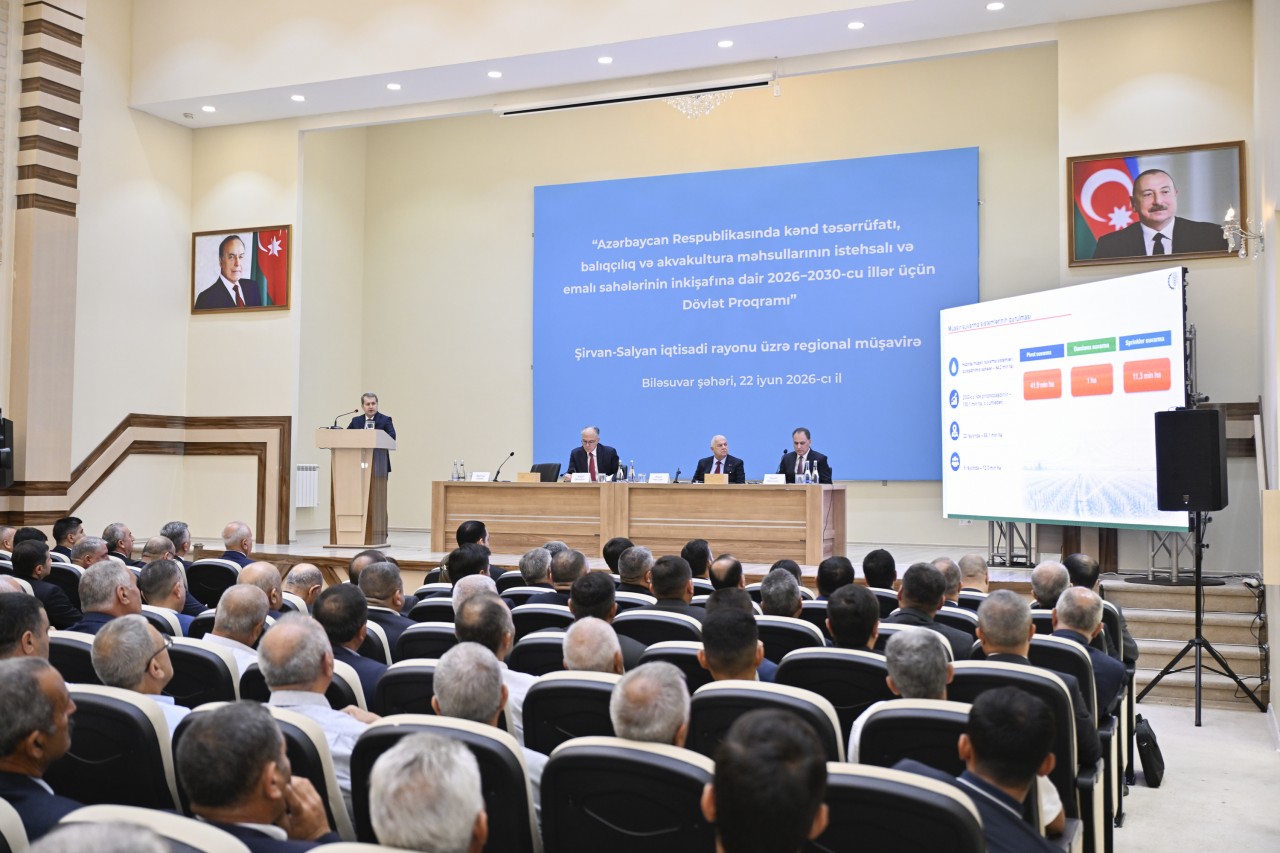 Prezidentin köməkçisi Biləsuvarda regional müşavirə keçirdi - FOTOLAR