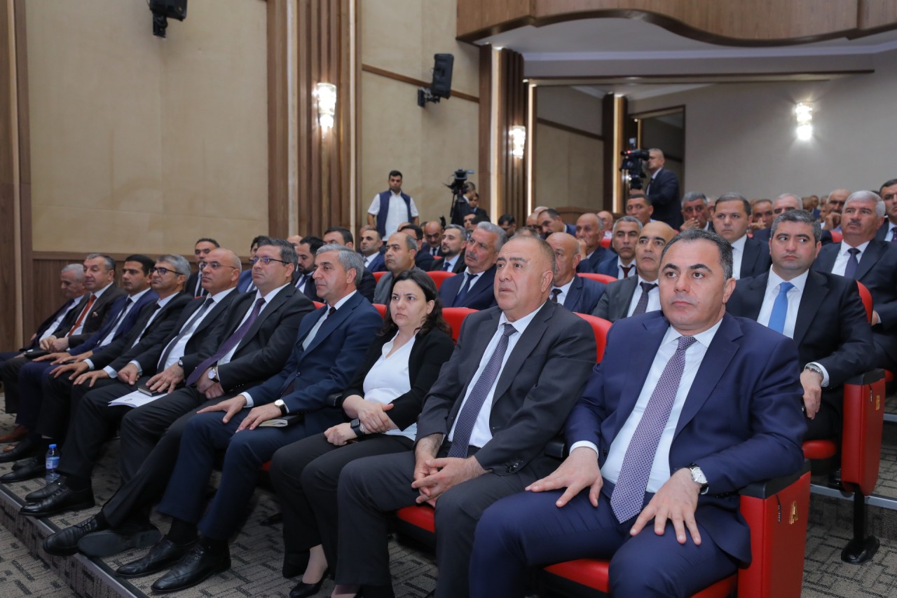 Nazir Məcnun Məmmədov Naxçıvanda regional müşavirədə çıxış edib - FOTOLAR