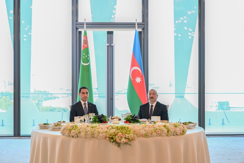 Türkmənistan Prezidentinin şərəfinə ziyafət verildi - FOTOLAR