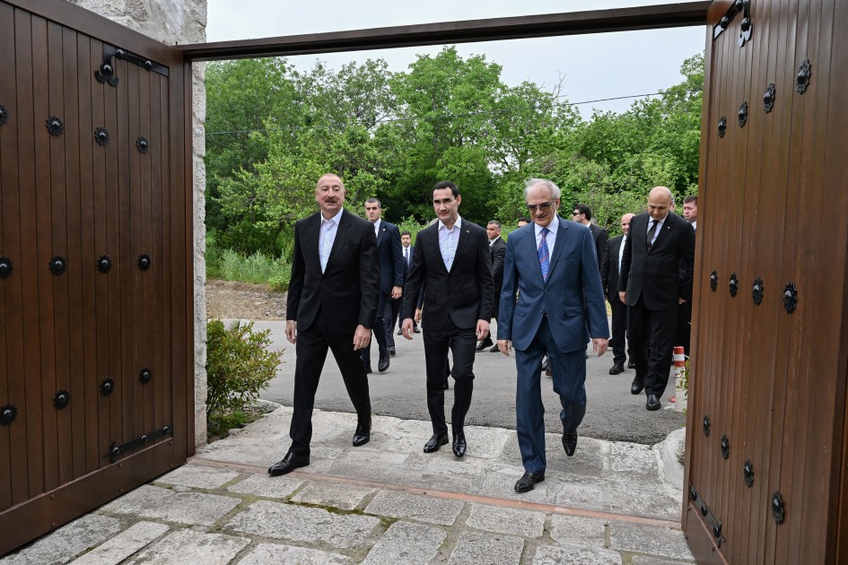 Prezidentlər Bülbülün ev-muzeyində - FOTOLAR