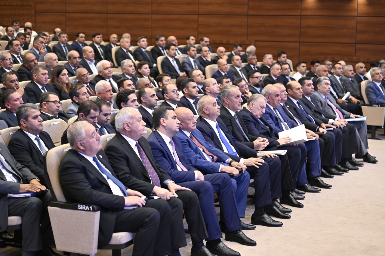Prezidentin köməkçisi və nazir Sabirabadda regional müşavirə keçirdi - FOTOLAR