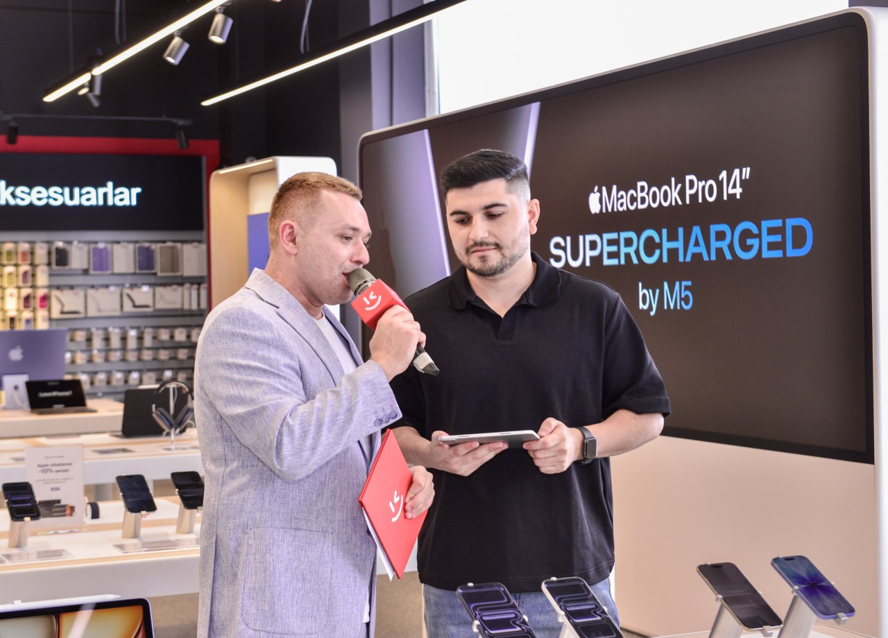 Qafqazın ilk rəsmi “Apple Shop”u “Kontakt”da - FOTOLAR