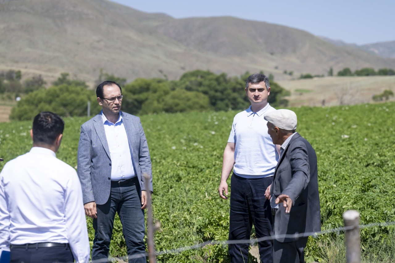 Nazir Məcnun Məmmədov Lerikdə fermerlərlə görüşüb - FOTO