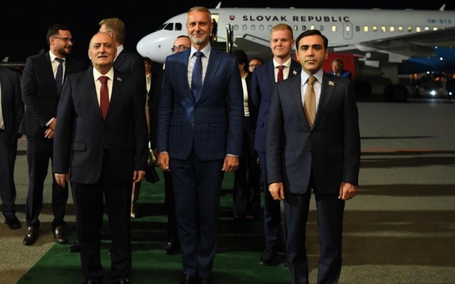 Rixard Raşi Azərbaycana gəldi