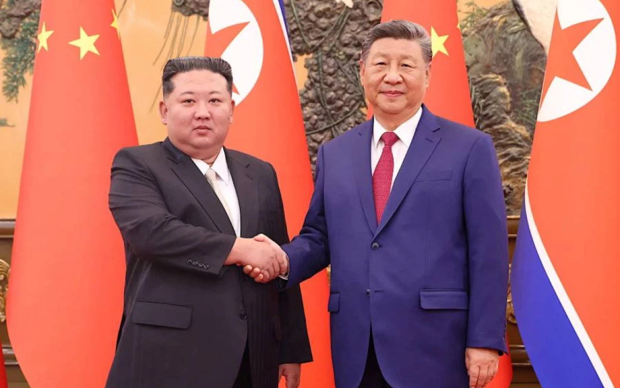 Çin lideri Şimali Koreyaya gedir