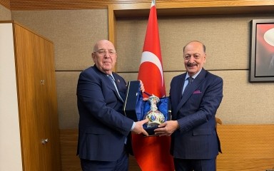 Əhliman Əmiraslanov Ankarada TBMM-nin komitə sədri ilə görüşdü -