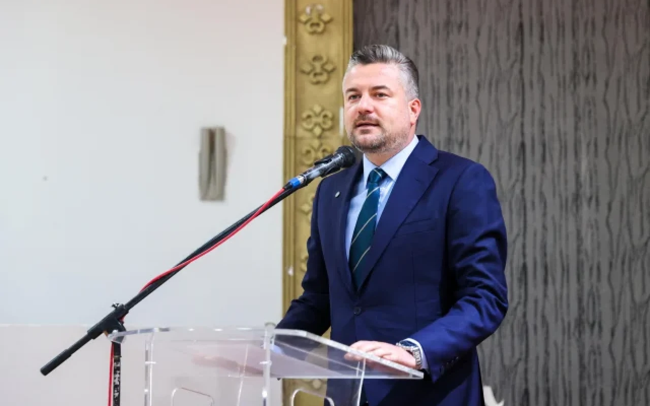 Türkiyədə polis bələdiyyədə əməliyyat keçirib -