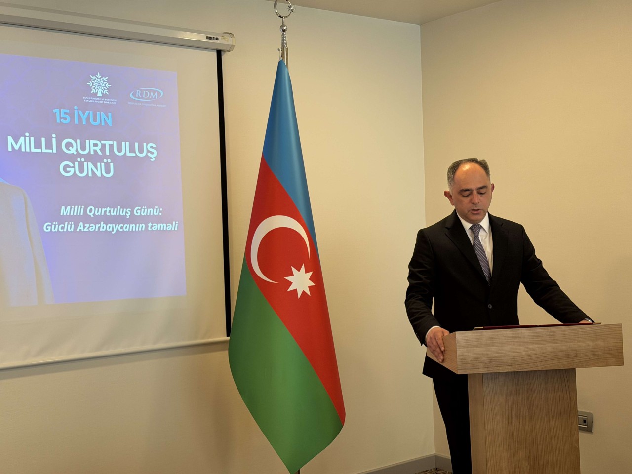 “Milli Qurtuluş Günü: Güclü Azərbaycanın təməli” mövzusunda tədbir keçirilib - FOTOLAR