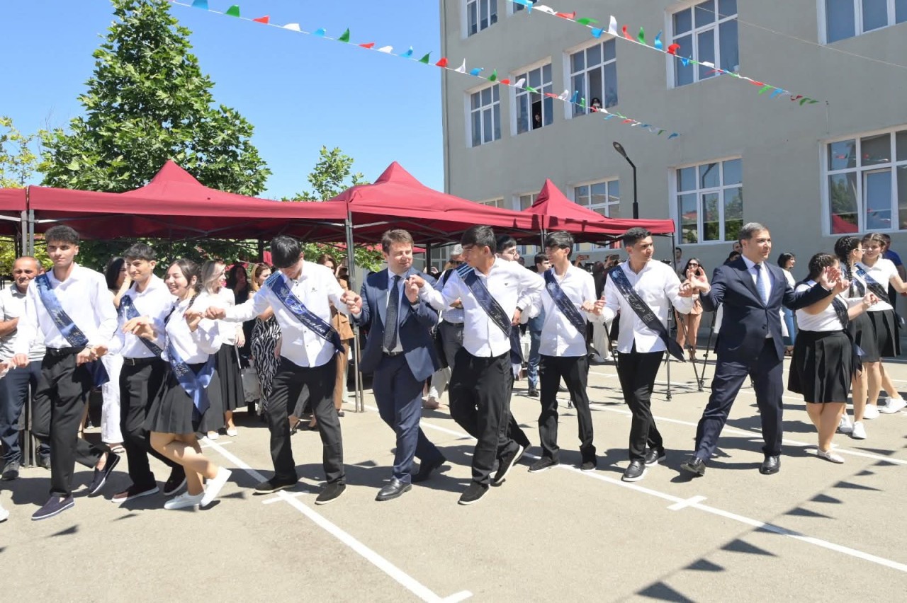 Elm və təhsil naziri “Son zəng” tədbirində iştirak etdi - FOTOLAR