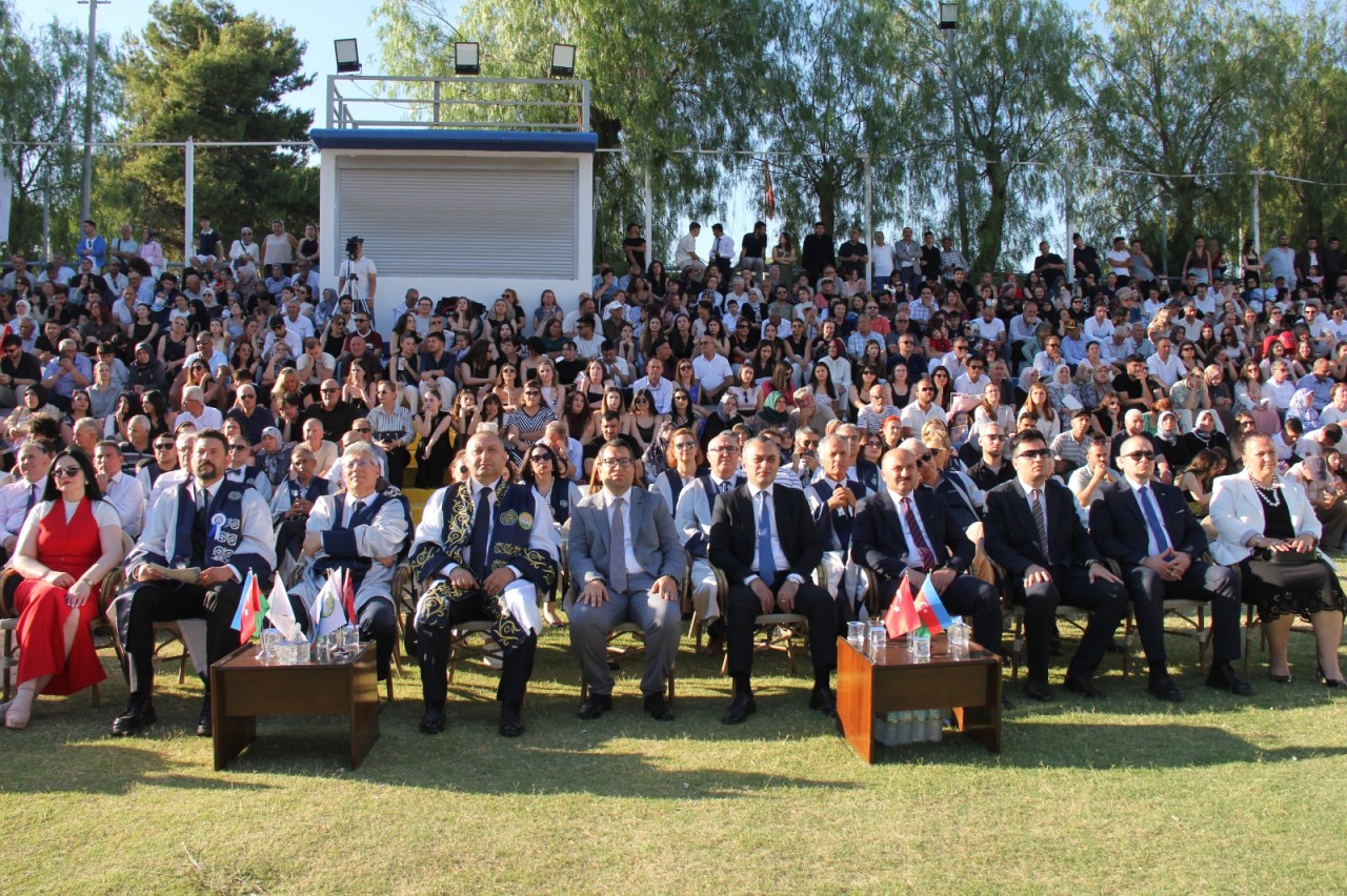 ADAU tələbələri Ege Universitetindən birinciliklə məzun olublar - FOTOLAR
