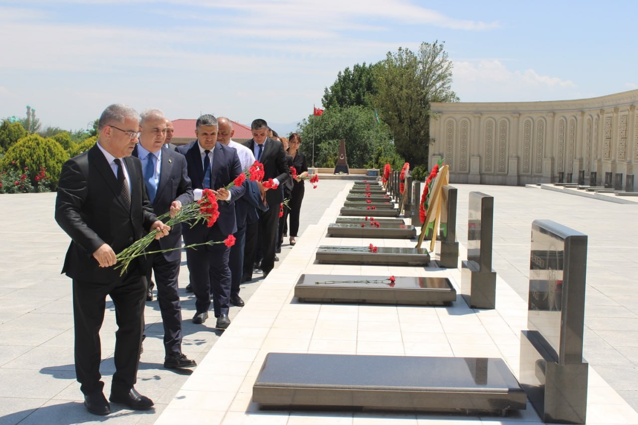 YAP Nizami rayon təşkilatının nümayəndələri Naxçıvana səfər ediblər - FOTOLAR