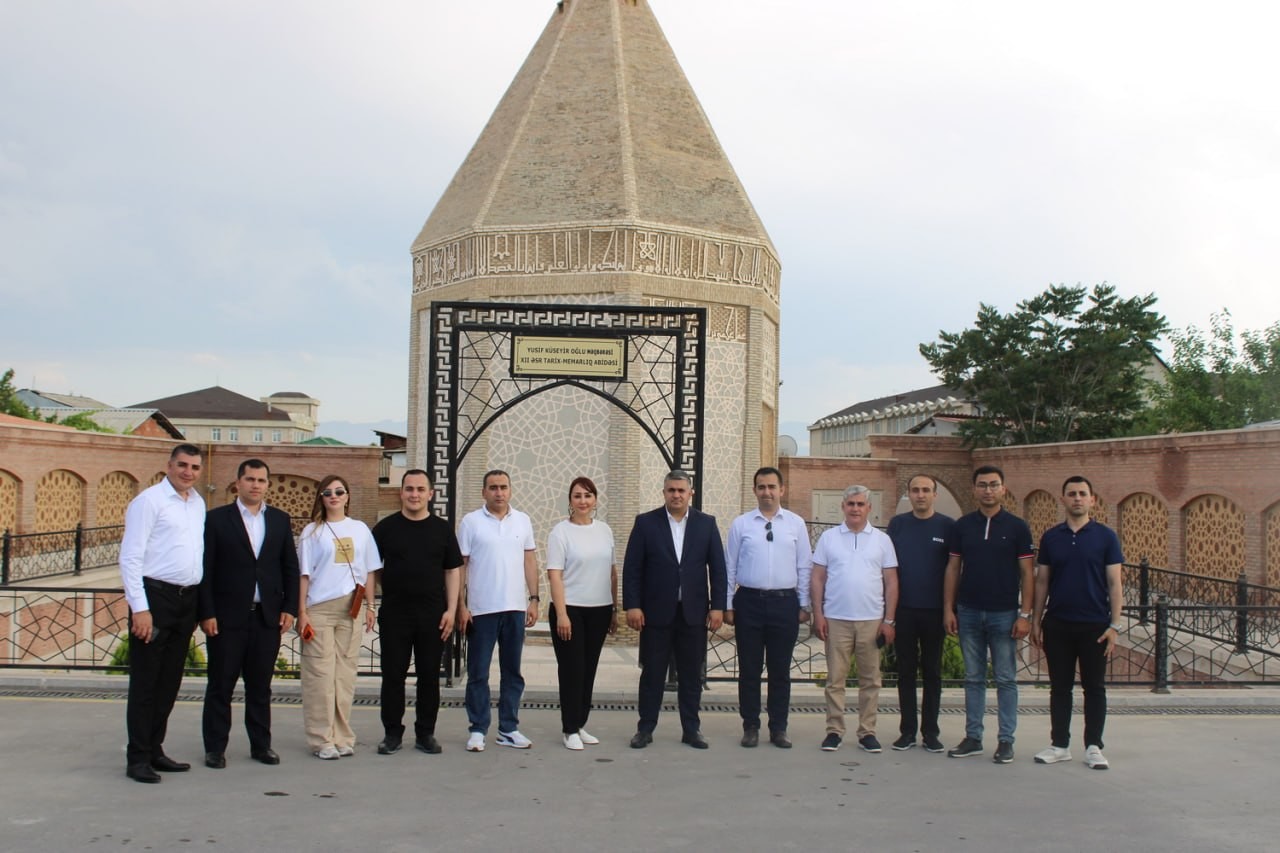 YAP Nizami rayon təşkilatının nümayəndələri Naxçıvana səfər ediblər - FOTOLAR