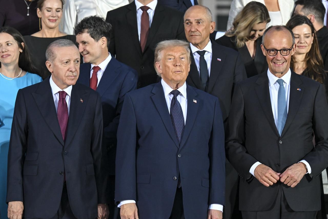 NATO Zirvəsini belə əbədiləşdirdilər - FOTOLAR