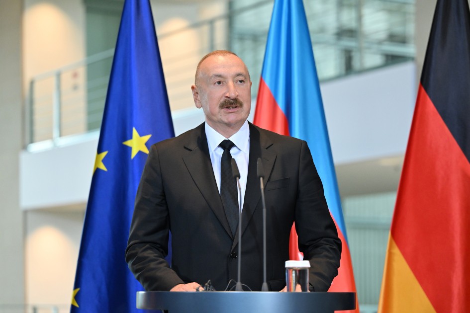 İlham Əliyev və Fridrix Merts mətbuata bəyanatlarla çıxış etdilər - FOTOLAR (YENİLƏNİB)