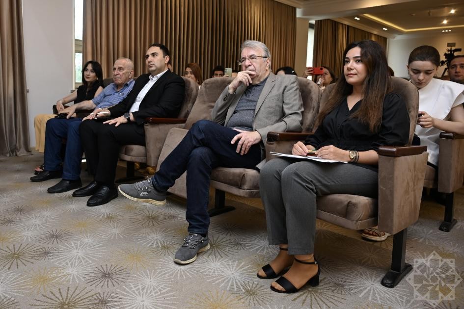 AzMİU-da Beynəlxalq Yay Məktəbi uğurla yekunlaşdı - FOTOLAR