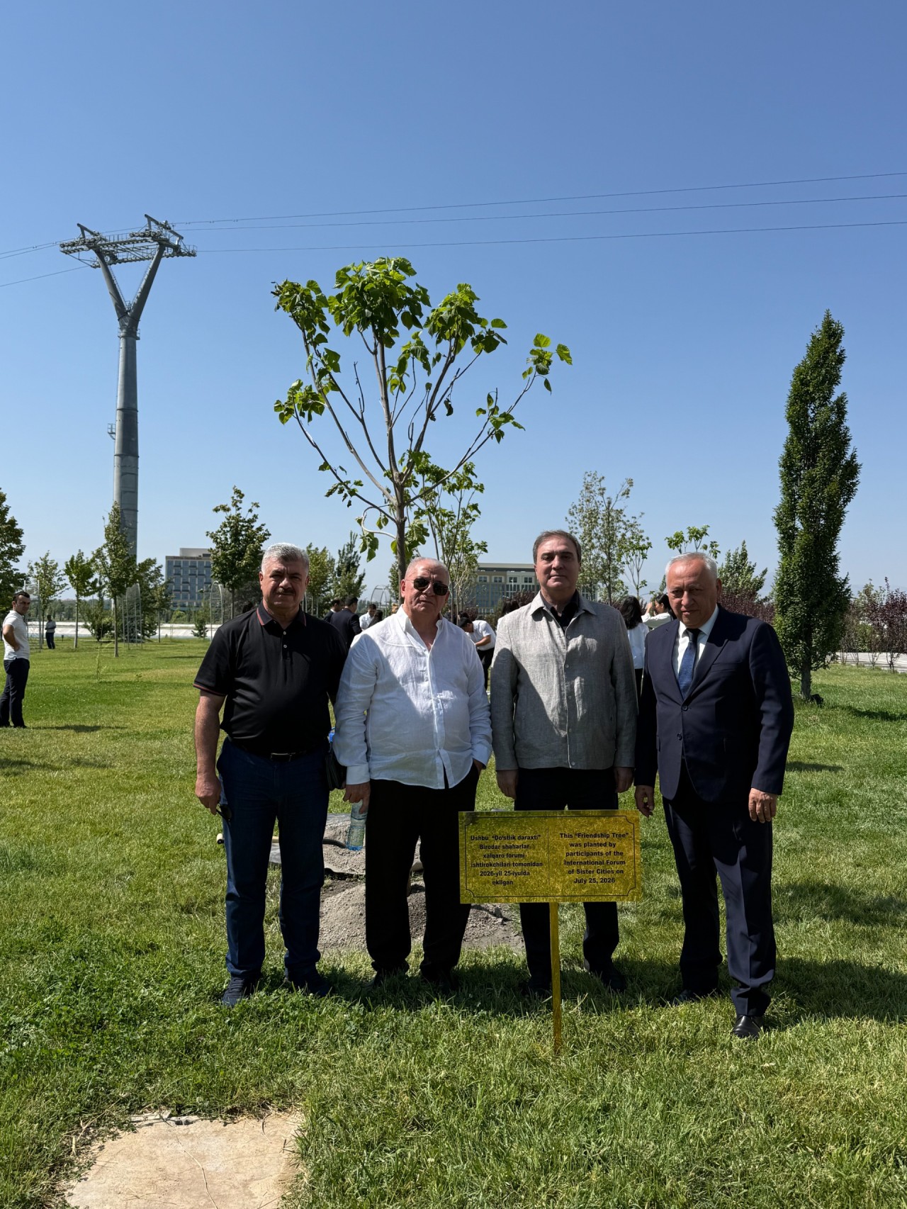 Niyazi Bayramov Səmərqənddə ağacəkmə aksiyasında iştirak etdi - FOTOLAR